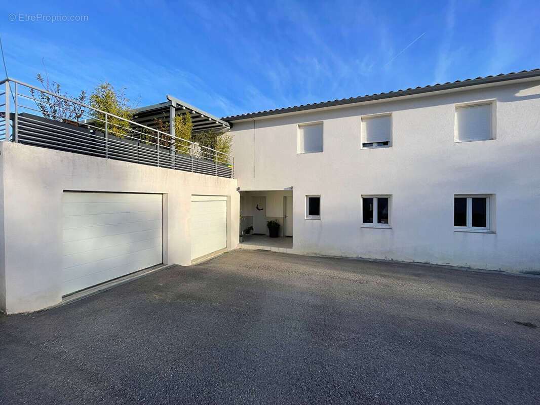 Appartement à PIERREVERT