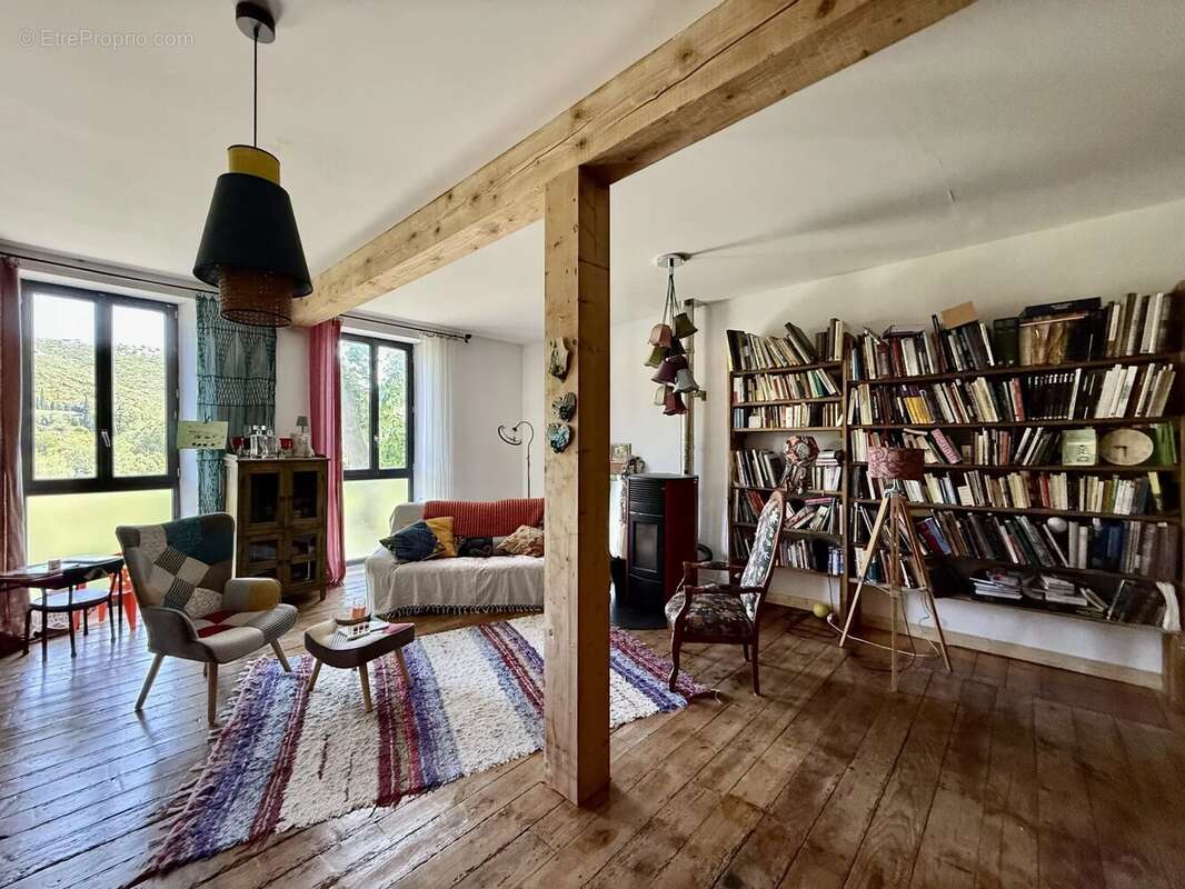 Maison à FEUILLA