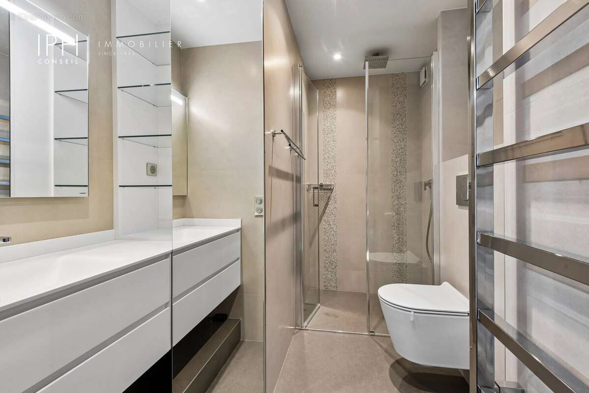 Appartement rénové, lumineux et proche commodités - photo 15