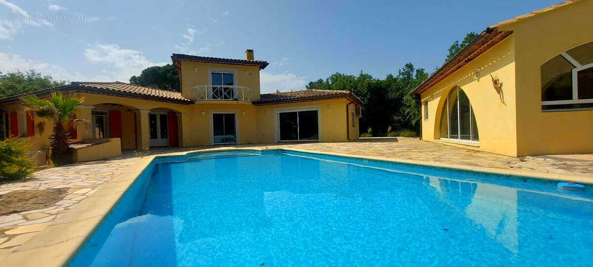 Maison à MEOUNES-LES-MONTRIEUX