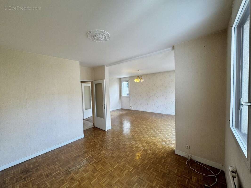 Appartement à SAINT-ETIENNE