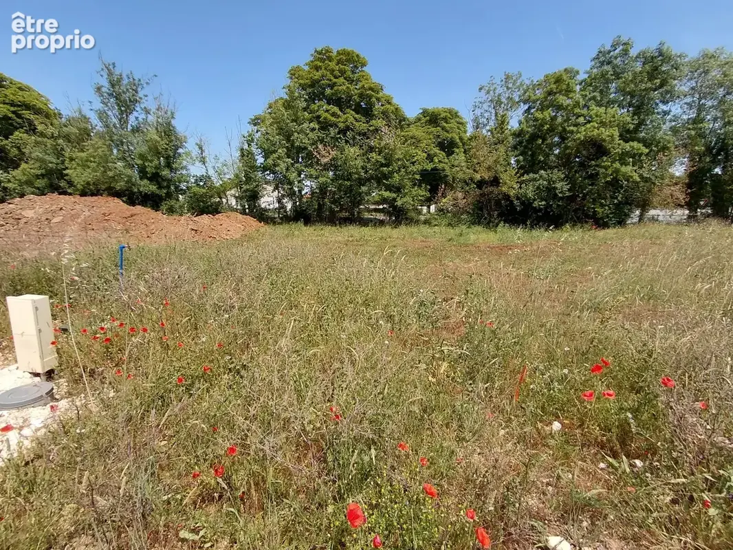 Terrain à bâtir de 409 m² à SAINT-HIPPOLYTE (17) - photo 3