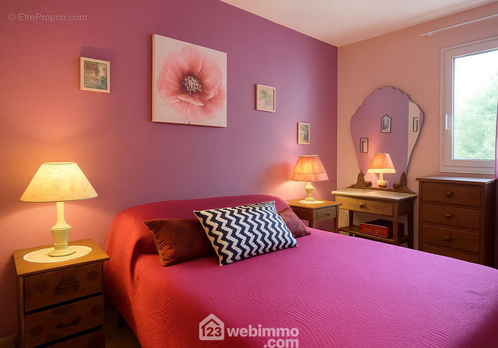 Chambre de 9m2, dotée de rangements - Appartement à SAINTE-MAXIME