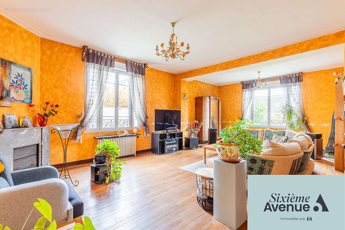 Maison à SAVIGNY-SUR-ORGE