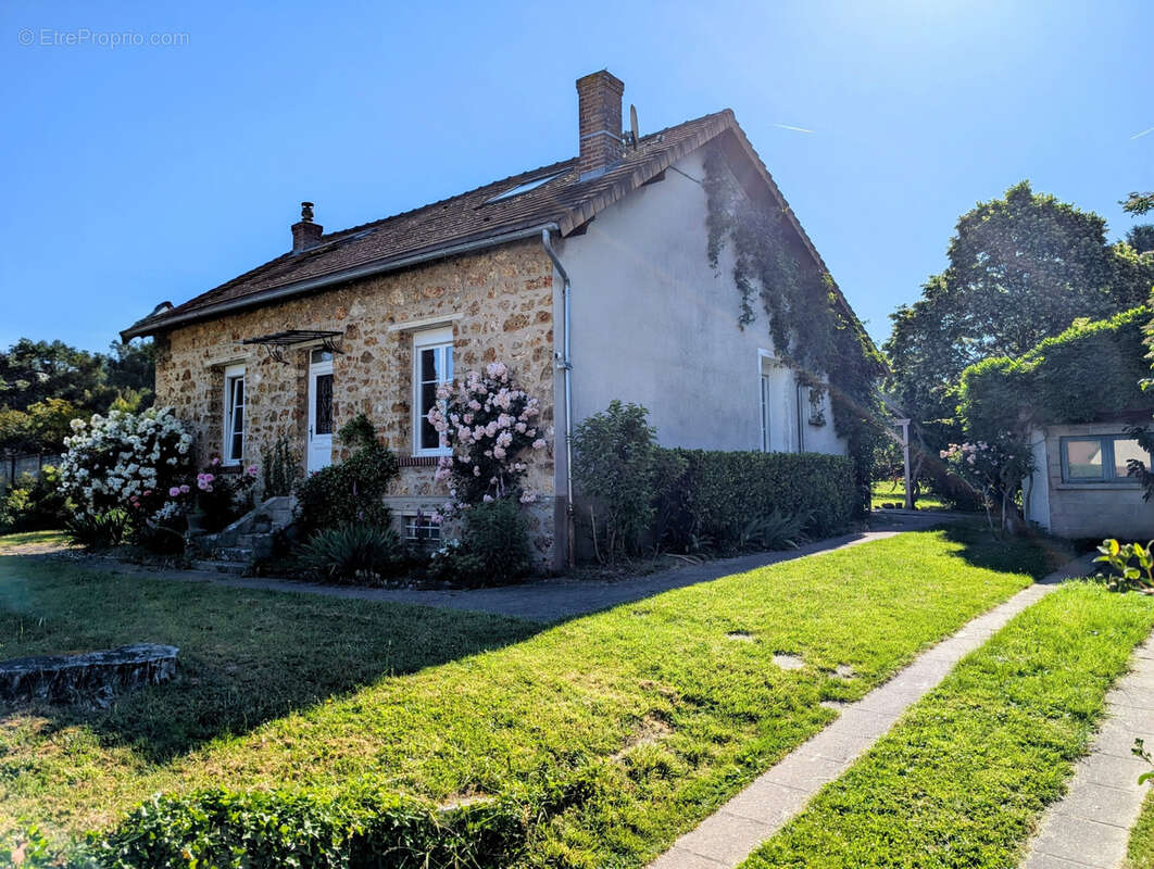 Maison à GARANCIERES