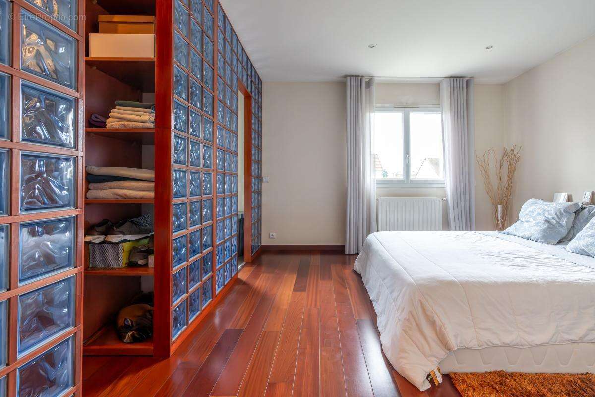 Maison à SAINT-MAUR-DES-FOSSES