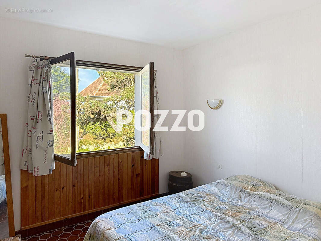 Maison F8 (210m²) en vente à JULLOUVILLE  à 30 m de la mer - photo 9