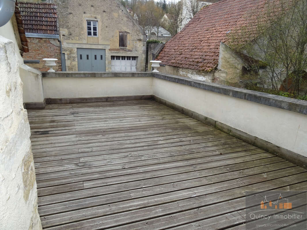 Appartement à L'ISLE-SUR-SEREIN