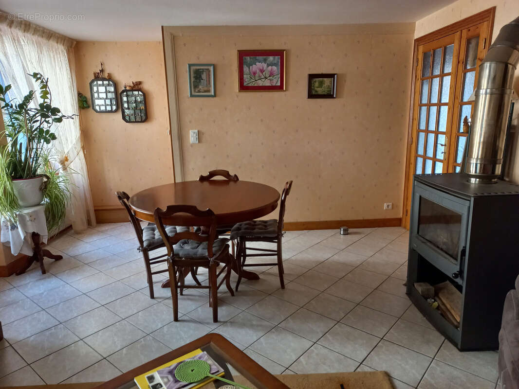 Maison à SAINT-MYON