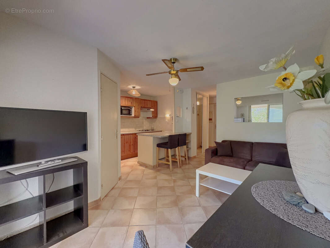 Proche Coudoulière - Appartement T2/3 dans résidence avec piscine - photo 3