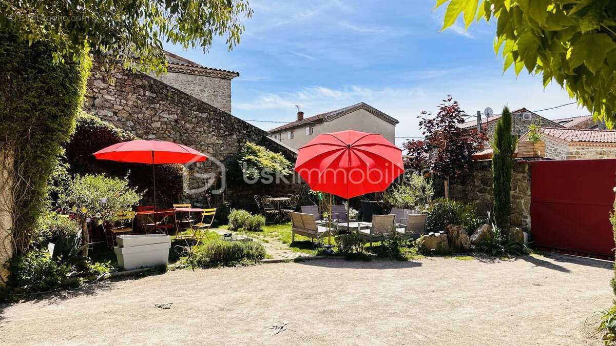 Maison à SAINT-CYR