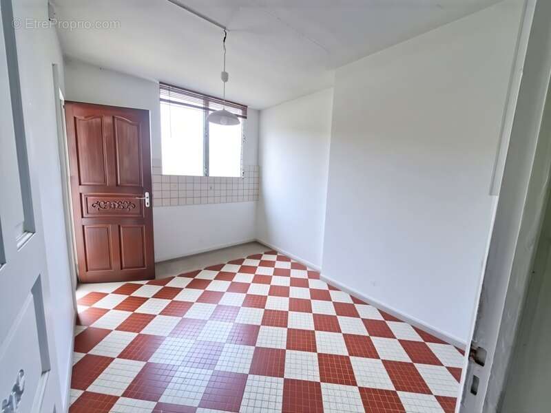 Maison à PETIT-BOURG