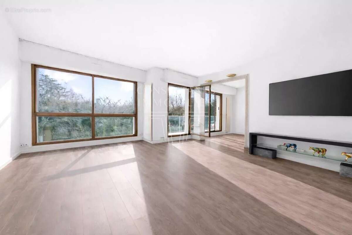 Appartement à NEUILLY-SUR-SEINE