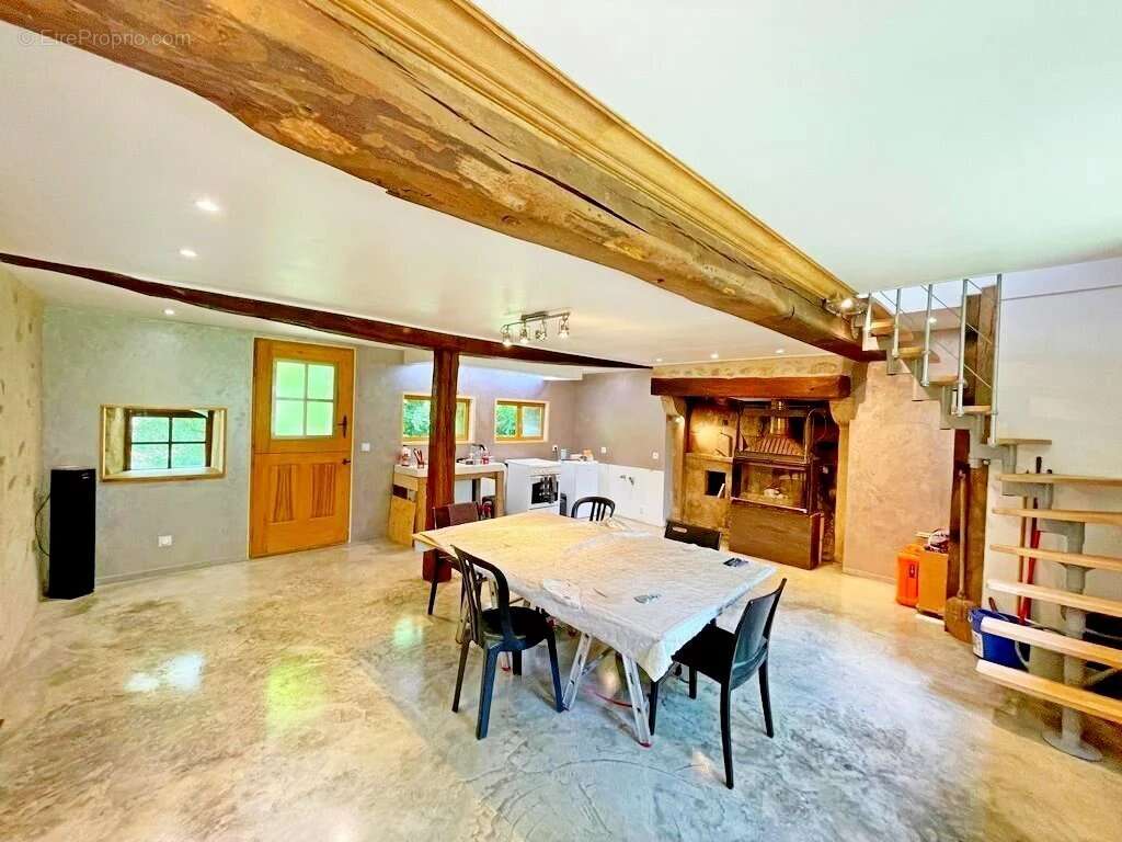 Maison à SAINT-BRISSON