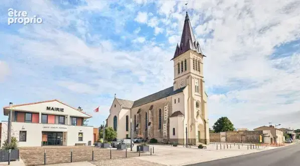 Photo Terrain à Saint-Mathurin au prix de 79 000€