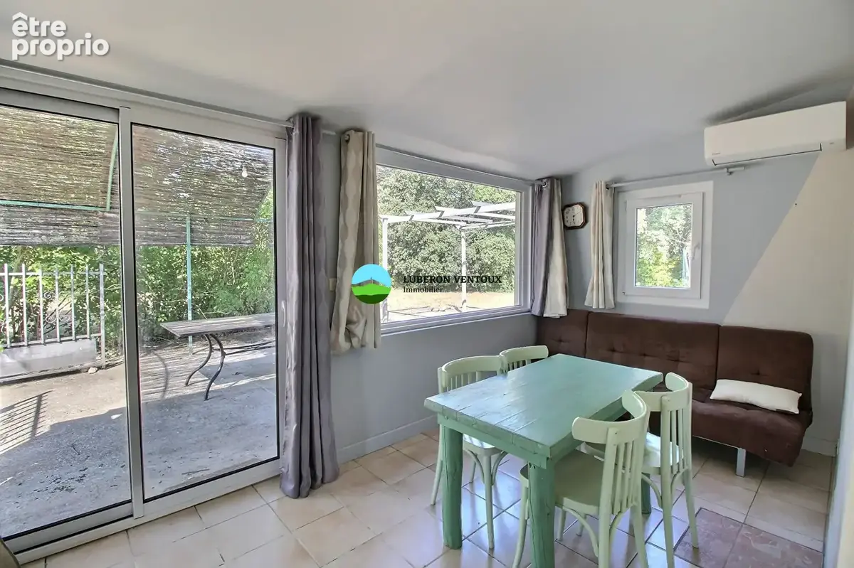 Mas composé de 2 habitations et un terrain constructible sur environ 2600m² - photo 3