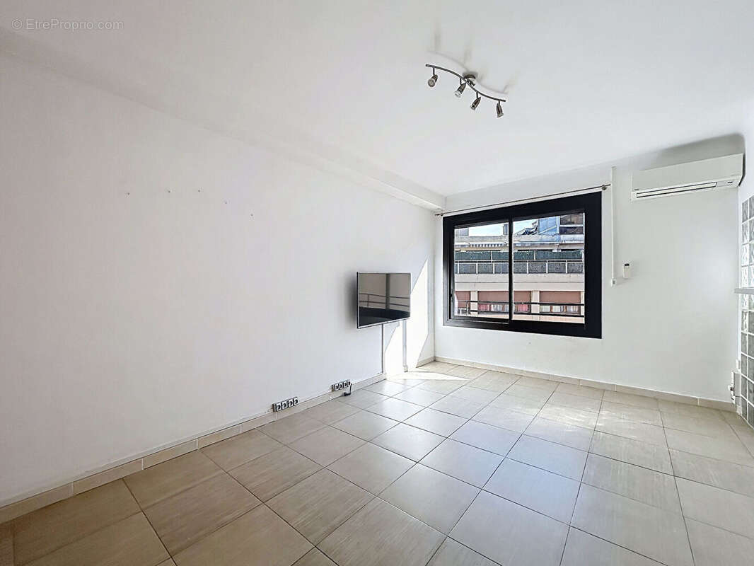 Appartement à MARSEILLE-5E