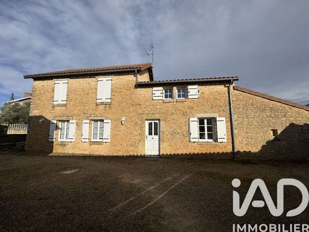 Maison 126 m² à La Grimaudiere  - photo 2
