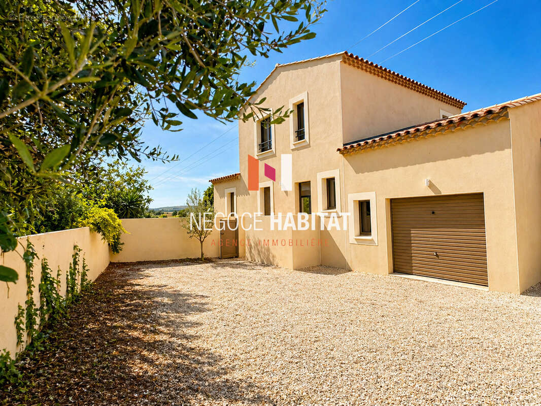 Maison à VIC-LA-GARDIOLE
