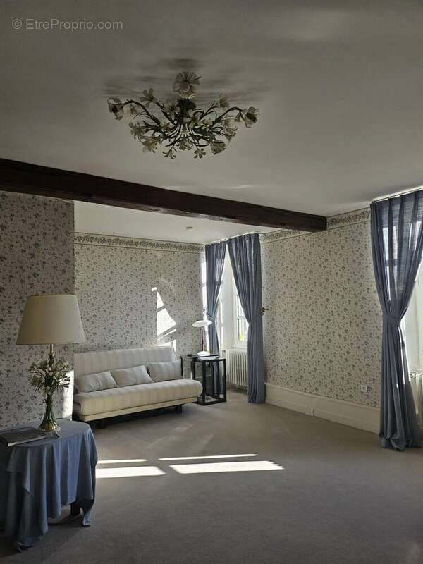 Maison à MOULINS-ENGILBERT