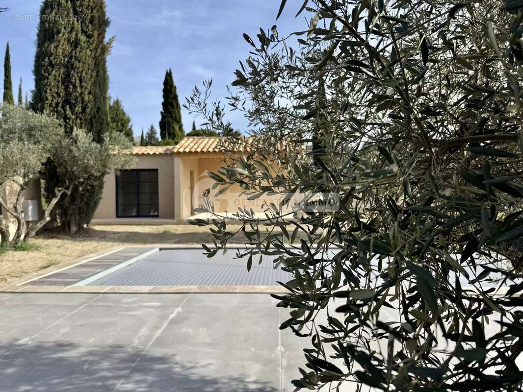 Fontvieille - Maison T6 entièrement rénovée en 2024 - photo 3