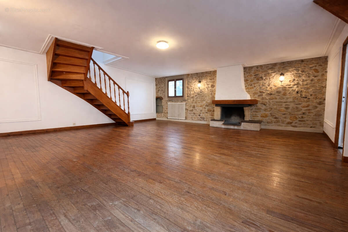Appartement à LINAS