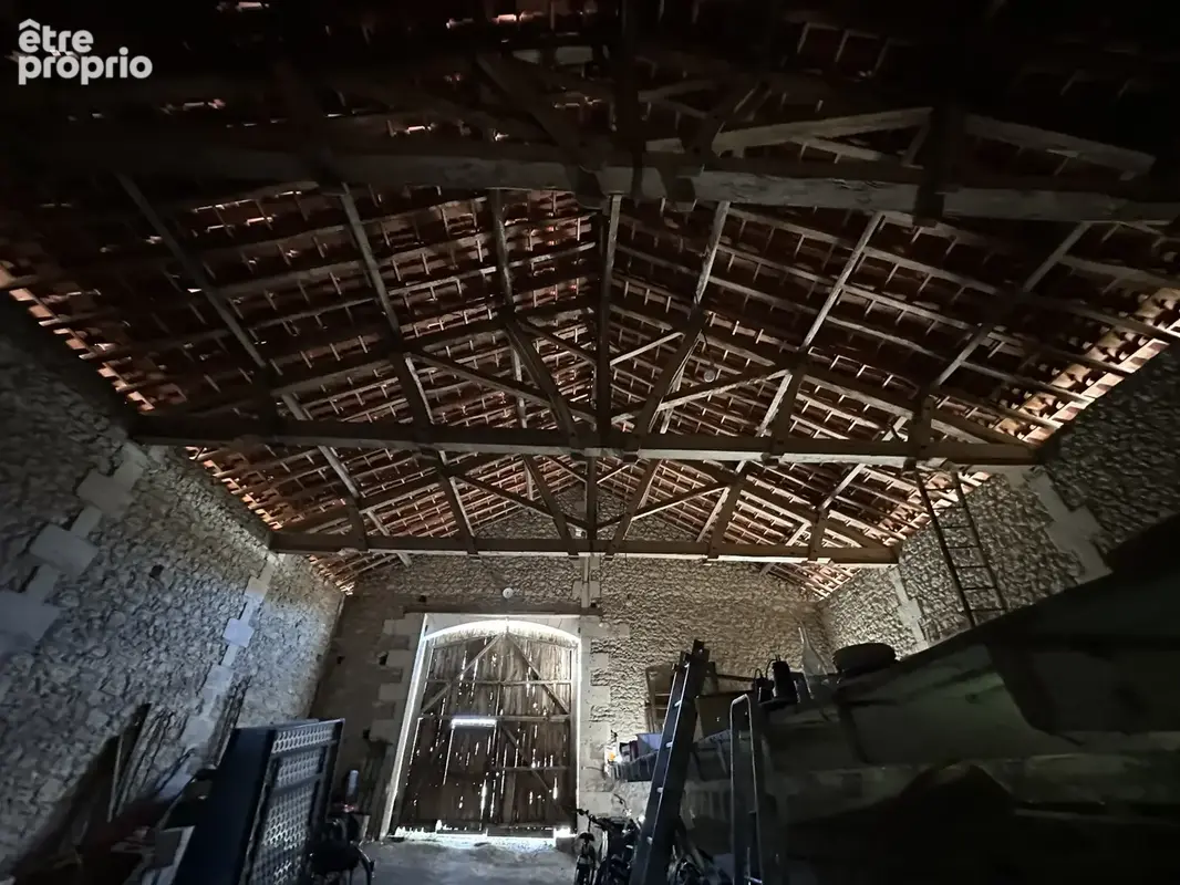 Maison en pierres avec grange - photo 13