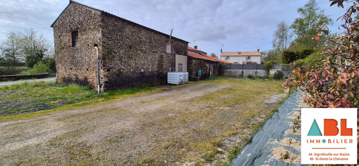 Maison à SAINT-DENIS-LA-CHEVASSE