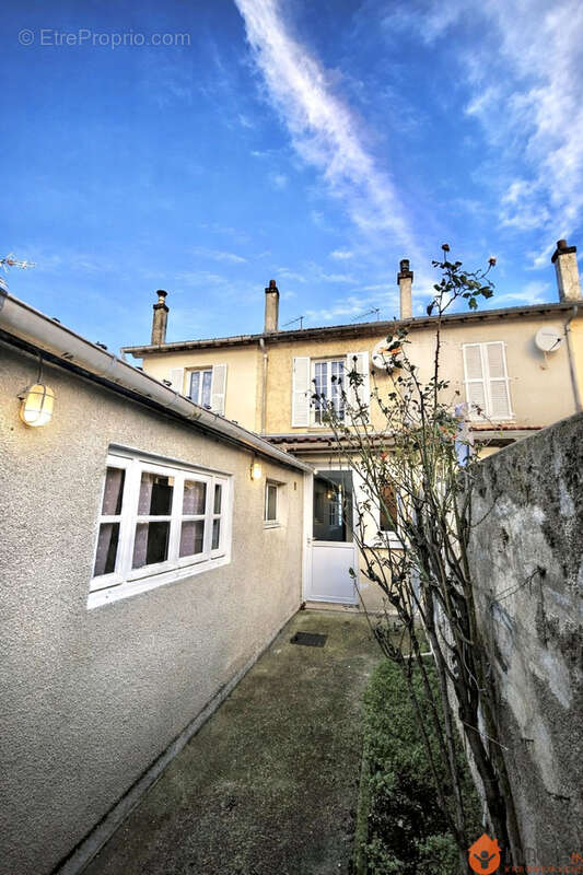Maison à COUPVRAY