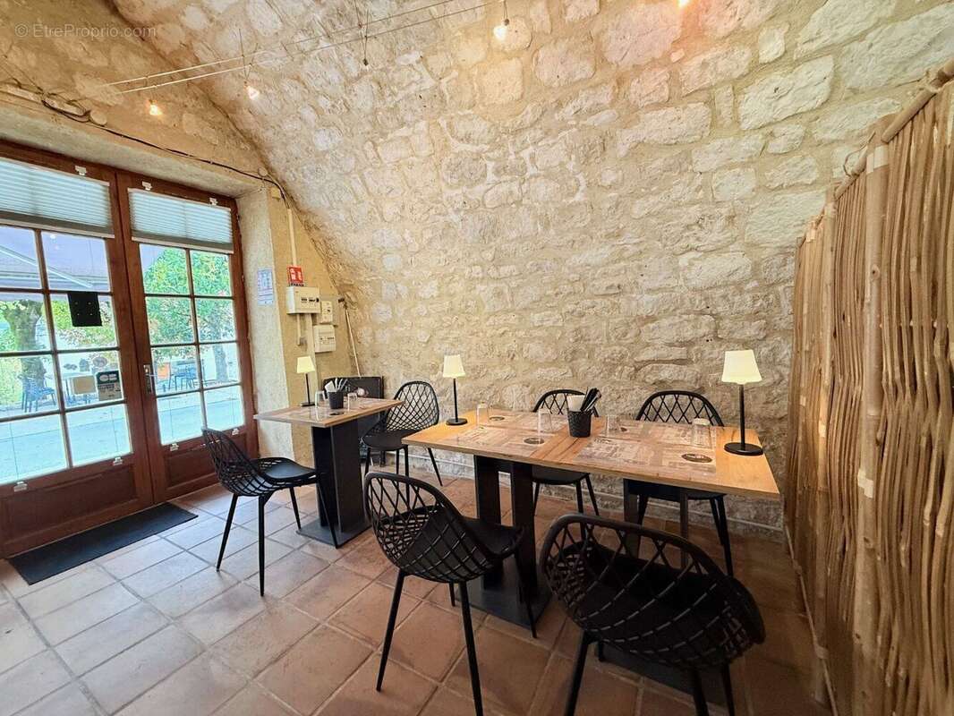 Montcuq (46): Fond de commerce - photo 6