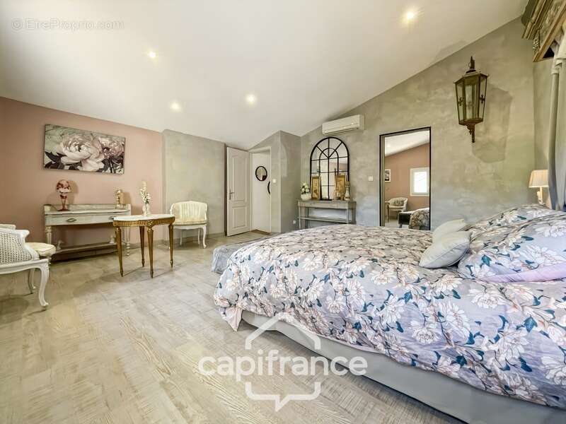 belle poportunité sur Alleins : maison de village de 102 m2 entièrement rénovée et climatisée, 2 niveaux avec 2 grandes chambres - photo 21