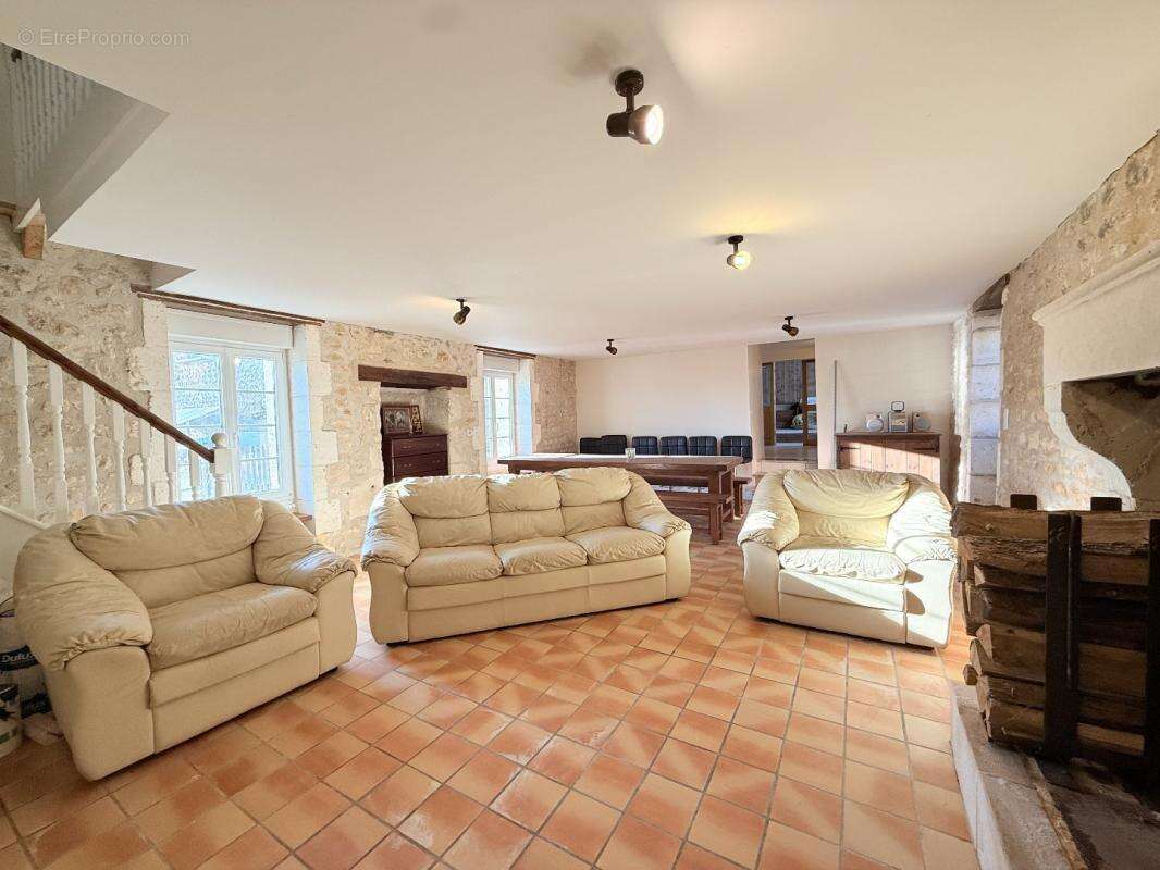 Maison à GRASSAC