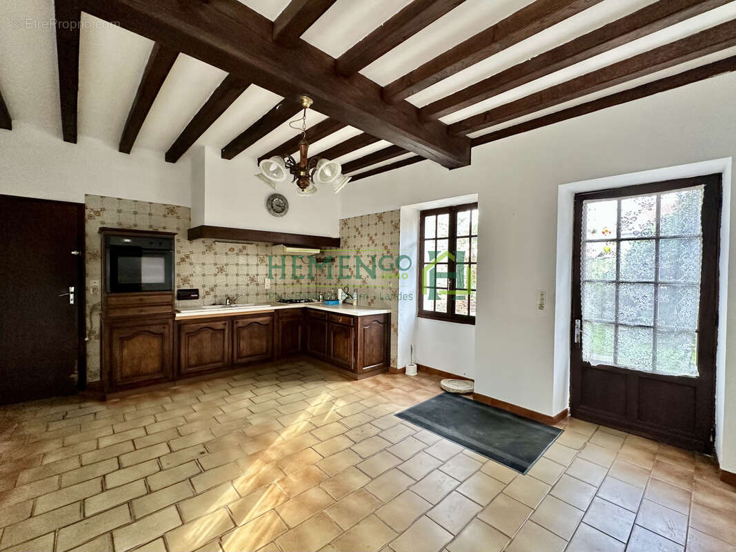 Maison à AUTEVIELLE-SAINT-MARTIN-BIDEREN