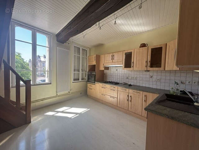 EXCLUSIVITE, AUTUN, plein centre ville, immeuble libre avec T2 en RDC, un T4, garage et cave! - photo 5