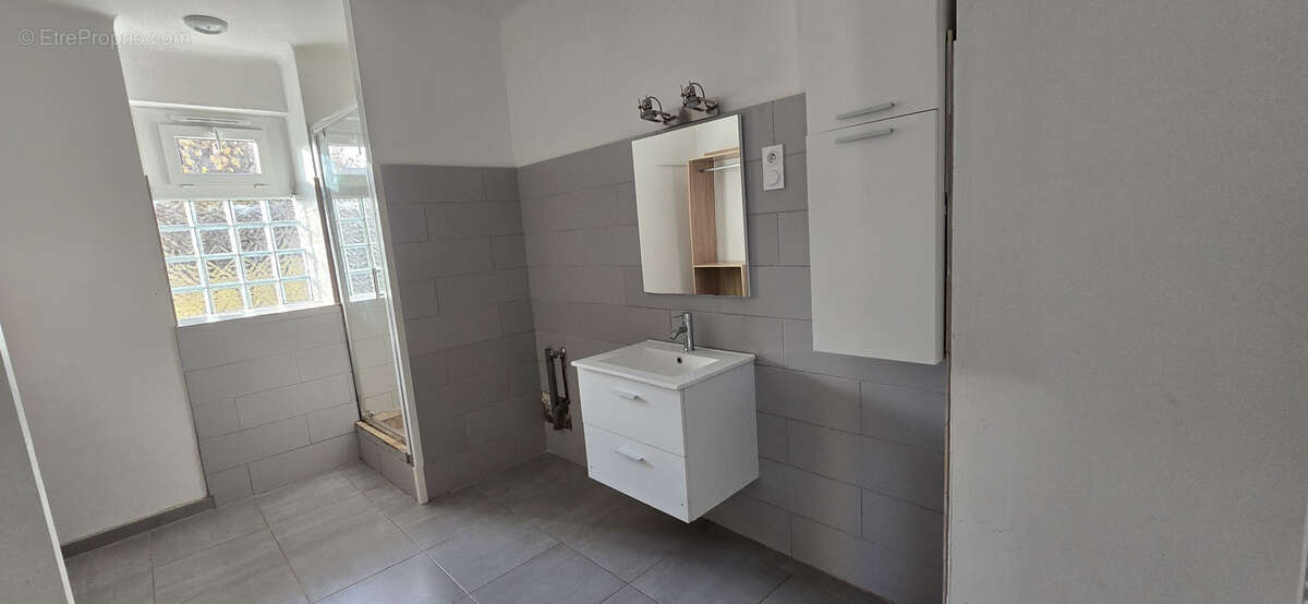 Appartement à BEAUMES-DE-VENISE