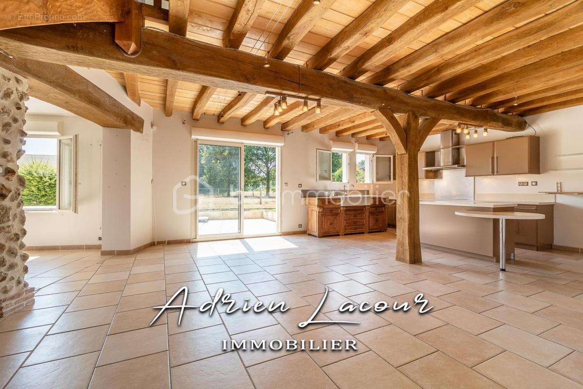 Belle maison familiale de style solognote - photo 8