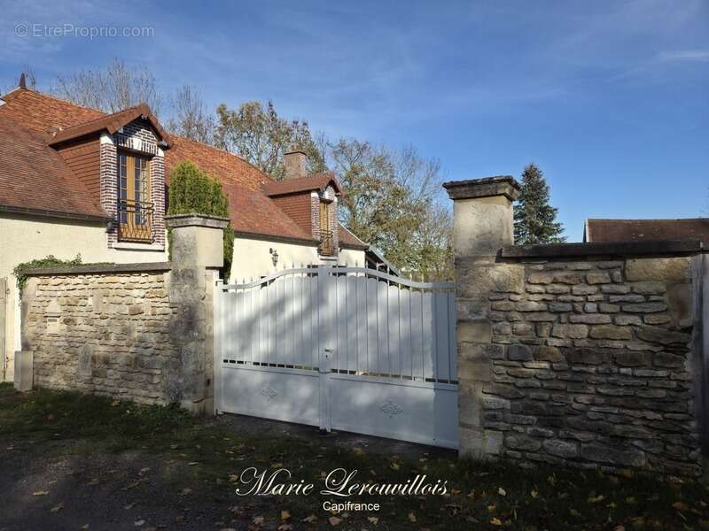 Maison à CHAOURCE