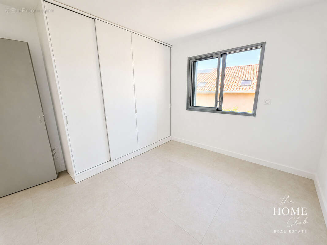 Appartement t3 avec balcon   proche de la plage - photo 8