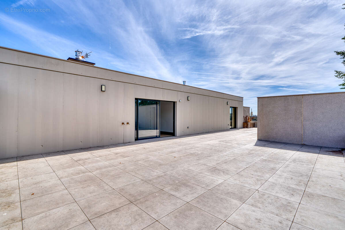 Écully   Appartement T4 en attique avec terrasse de 172 m2 - photo 2