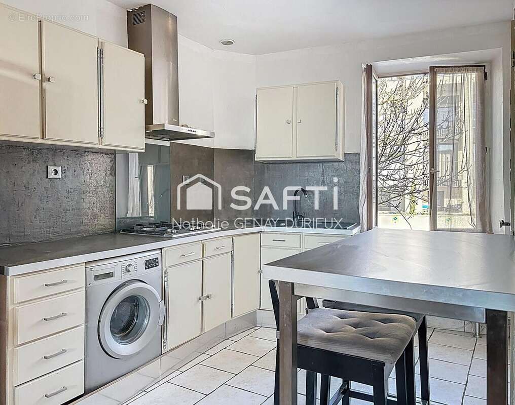 Photo 2 - Appartement à LA TOUR-DE-SALVAGNY