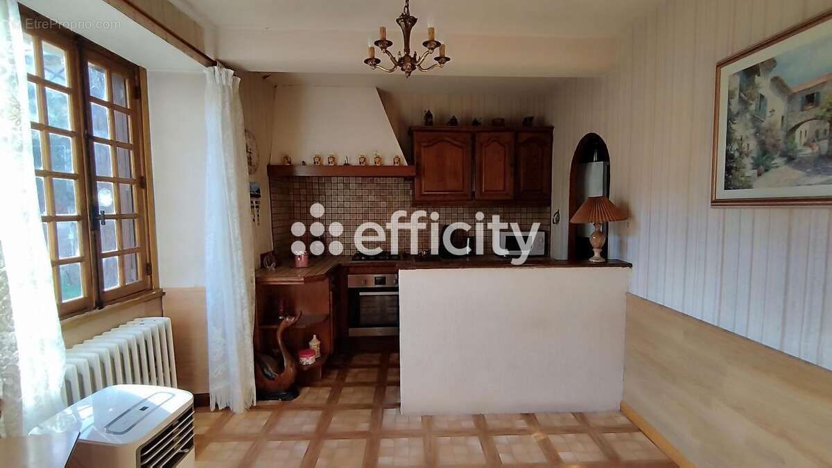 Maison à AIGUEPERSE