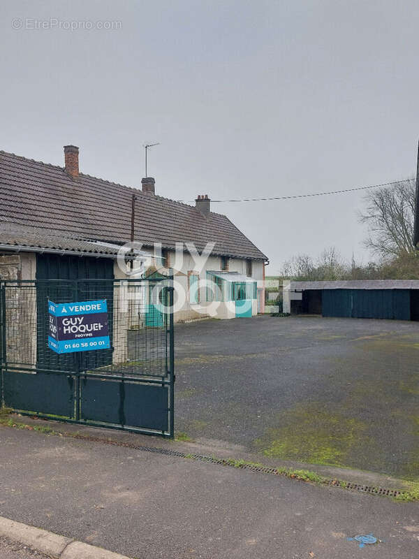 Corps de ferme à vendre à LECHELLE - proche Provins - photo 2