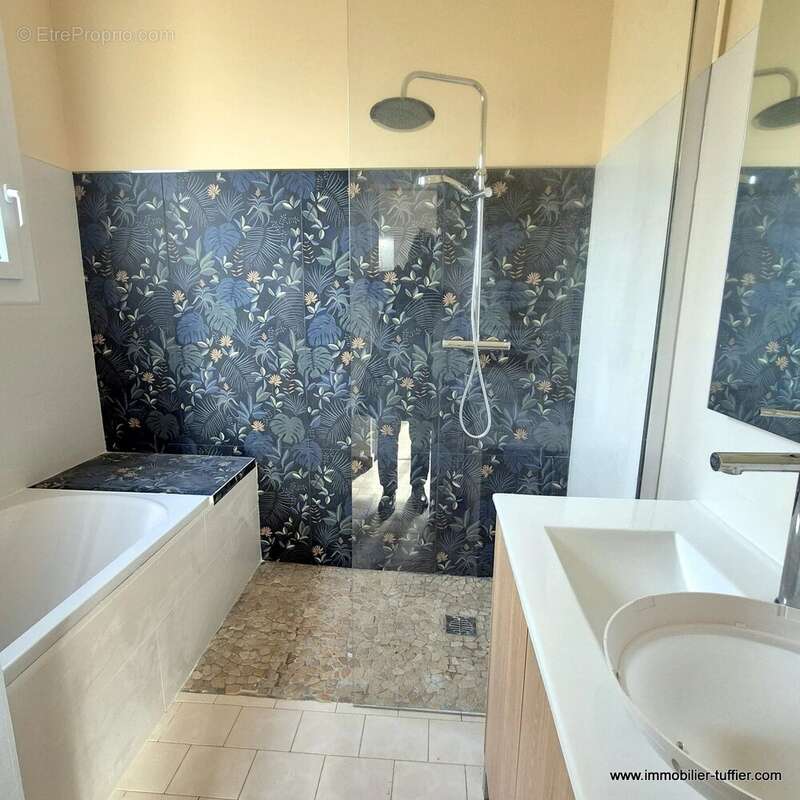 Maison familiale renovee - photo 10
