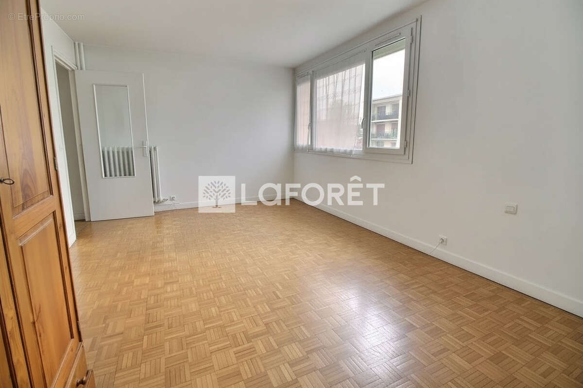 Appartement à SURESNES