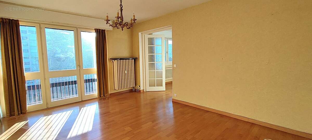 Appartement à SAINT-JULIEN-EN-GENEVOIS