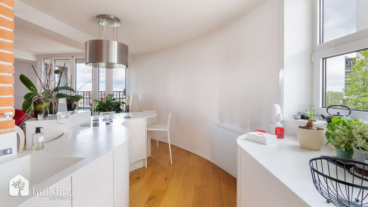 Appartement à COURBEVOIE