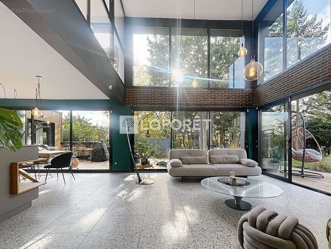 Maison à SAINT-OUEN-DE-THOUBERVILLE