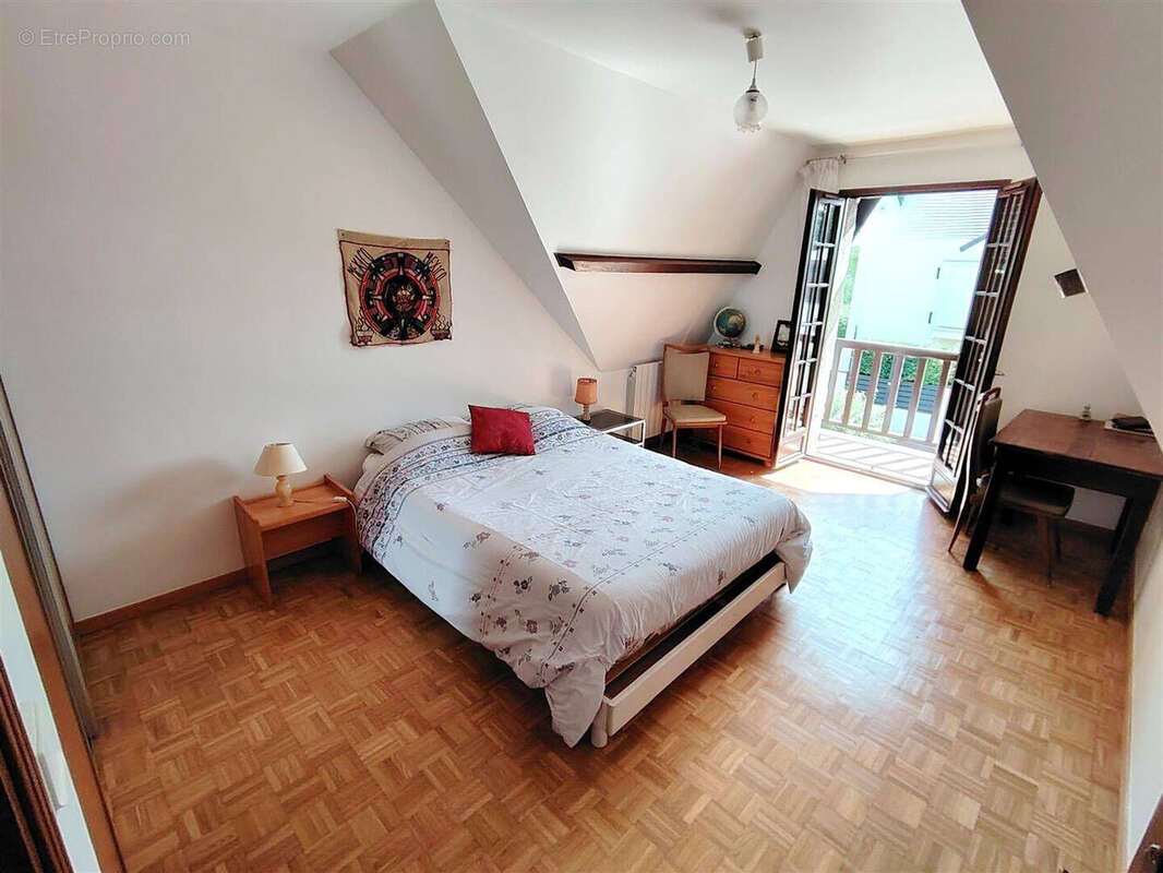 Maison à LA QUEUE-EN-BRIE
