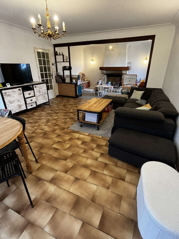 Maison à SAINTE-COLOMBE-EN-BRUILHOIS