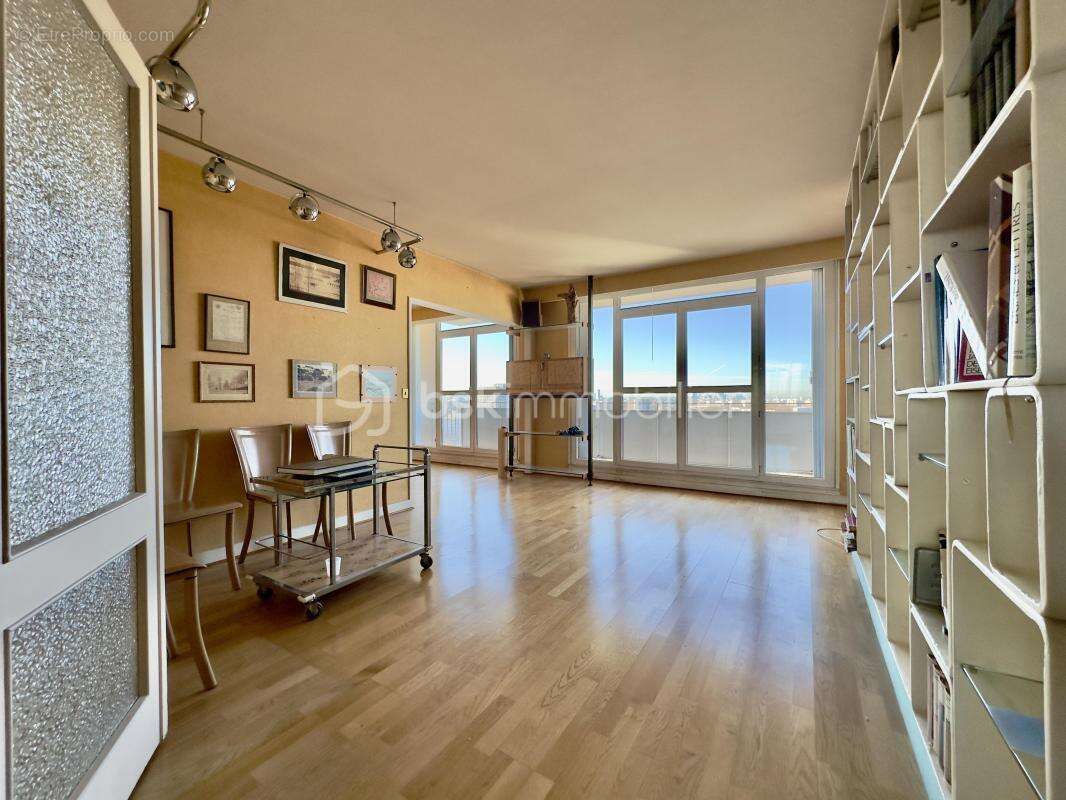 Appartement à STAINS